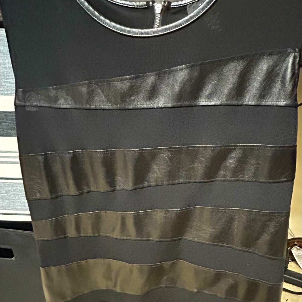 Black Alfani Sleeveless Top, size M